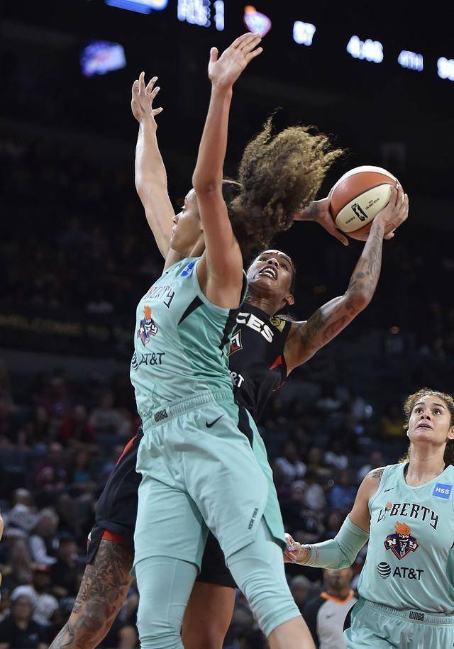 包含汉堡自由人取得连胜追赶积分榜领先者的词条