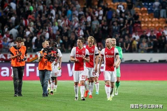 阿贾克斯主场小胜贝西克塔斯，成功晋级